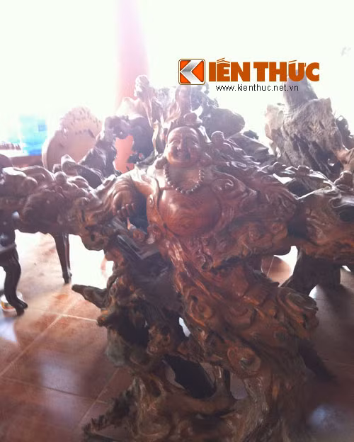 Đây sẽ vừa là nơi kinh doanh vừa là nơi để những người yêu thích loại hình nghệ thuật này có cơ hội được ngắm những tác phẩm gỗ lũa đẹp và đắt giá nhất.