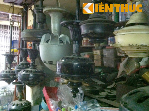 Trông những chiếc quạt này chẳng khác gì những cục sắt vụn nhưng nó cũng có giá từ 10 đến 20 triệu đồng/chiếc.