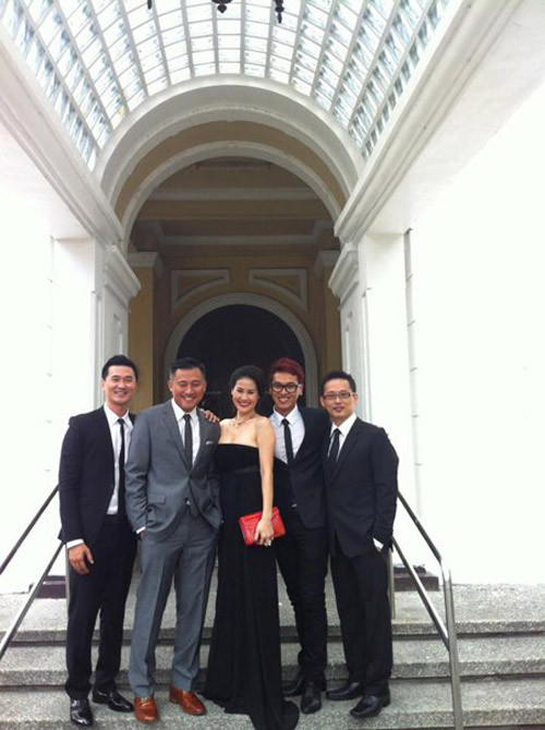 Sau lễ cưới tại Phlippines với sự chứng kiến của khoảng 30 bạn bè, người thân, Tăng Thanh Hà đã có một lễ cưới diễn ra khá kín đáo tại Việt Nam. Và mọi hoạt động tổ chức đám cưới, album cưới... đều được giữ kín đến phút chót.