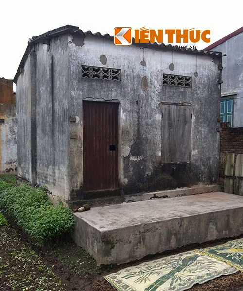 Nhiều hộ dân là người gốc ở đây nhưng cũng chỉ sống bám vào đồng ruộng nên thu nhập chẳng đáng là bao. Điều kiện kinh tế khó khăn buộc họ phải sống trông những ngôi nhà tạm bợ như nhà hoang.