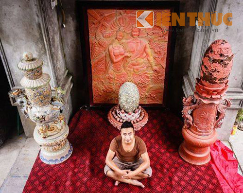 Anh Tưởng bên bộ tác phẩm "Truyền thuyết".