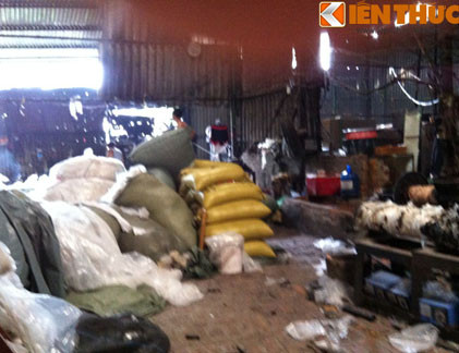 Đầu tư xưởng tái chế phế liệu thô sơ chỉ khoảng 30 đến 50 triệu đồng. Đầu tư xưởng tái chế phế liệu thô sơ chỉ khoảng 30 đến 50 triệu đồng.