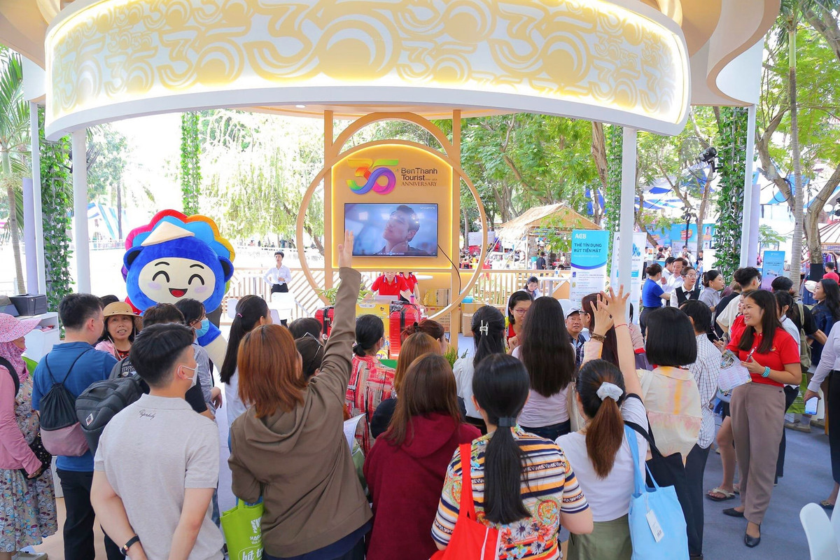 Dao quanh mot vong Viet Nam tai Ngay hoi Du lich TP.HCM