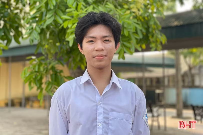 Nam sinh Ha Tinh gay “sot” voi bo suu tap thoi trang tai che-Hinh-2