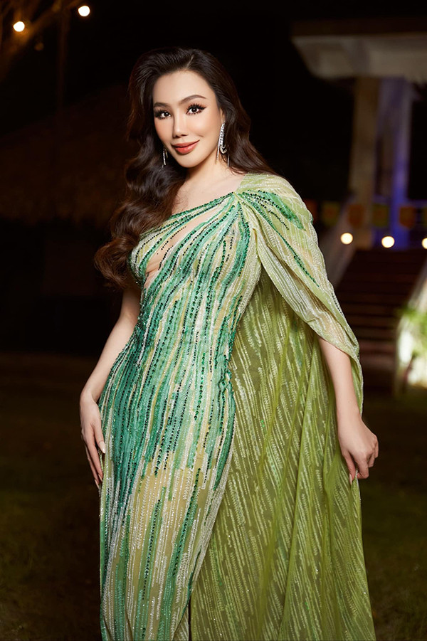 Trước thái độ của khán giả, Hồ Quỳnh Hương phủ nhận mình "ở ẩn". Trong một bài phỏng vấn mới đây, Hồ Quỳnh Hương chia sẻ: "Hương không hề "ở ẩn" mà tạm ngưng hát một thời gian để làm thực hiện những công việc riêng của mình. Khi hoàn thành rồi, nếu khán giả còn yêu mến thì Hương vẫn hát để phục vụ. Tuy nhiên, Hương sẽ chọn lọc những chương trình phù hợp với mình".