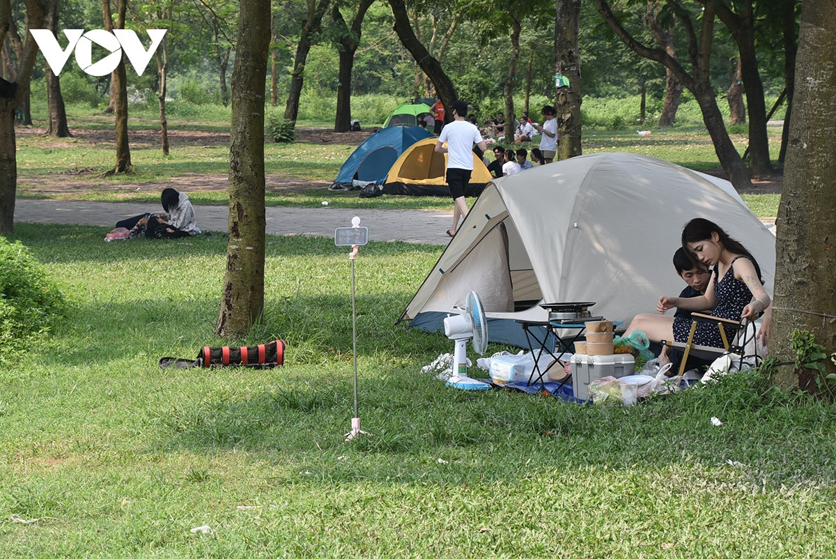 Tìm một góc riêng tư giữa khung cảnh thiên nhiên tươi đẹp.