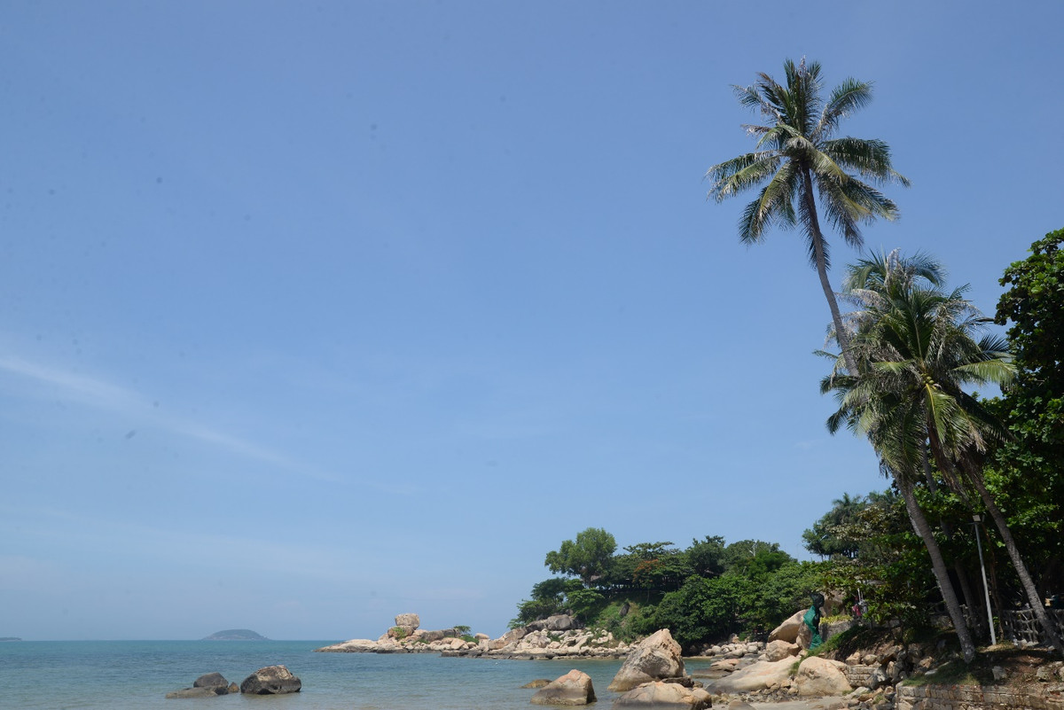 Hon Chong - Hon Vo: Nguoi khong lo truot chan hay moi tinh sat son tren da?