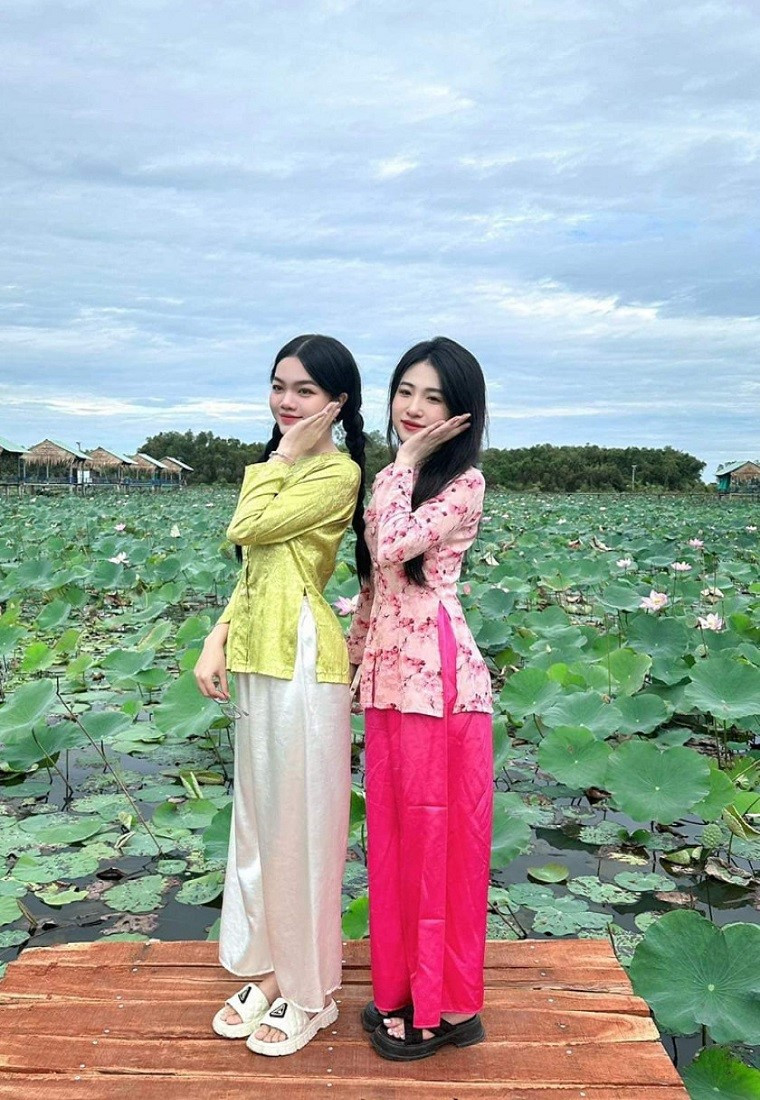 Check in diem ngam sen tuyet dep o Dong Thap dip nghi le-Hinh-4
