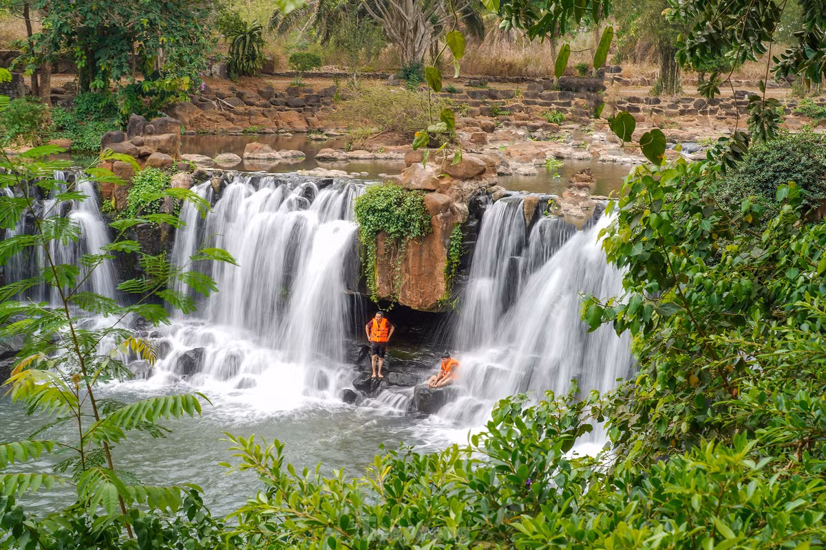 br/> Không còn tiếng còi xe ồn ào, không còn những nỗi lo toan công việc, đến với khu du lịch sinh thái Thác Giang Điền bạn sẽ tìm ra những khoảng lặng trong nhịp sống hối hả thường nhật của mình.
