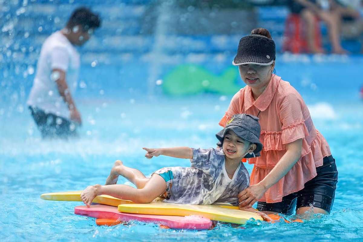 br/> Biển Tiên Đồng. Biển Tiên Đồng bên trong KDL Suối Tiên (TP Thủ Đức) cũng là một lựa chọn hợp lý cho những ngày nghỉ lễ dài dưới tiết trời nắng nóng.