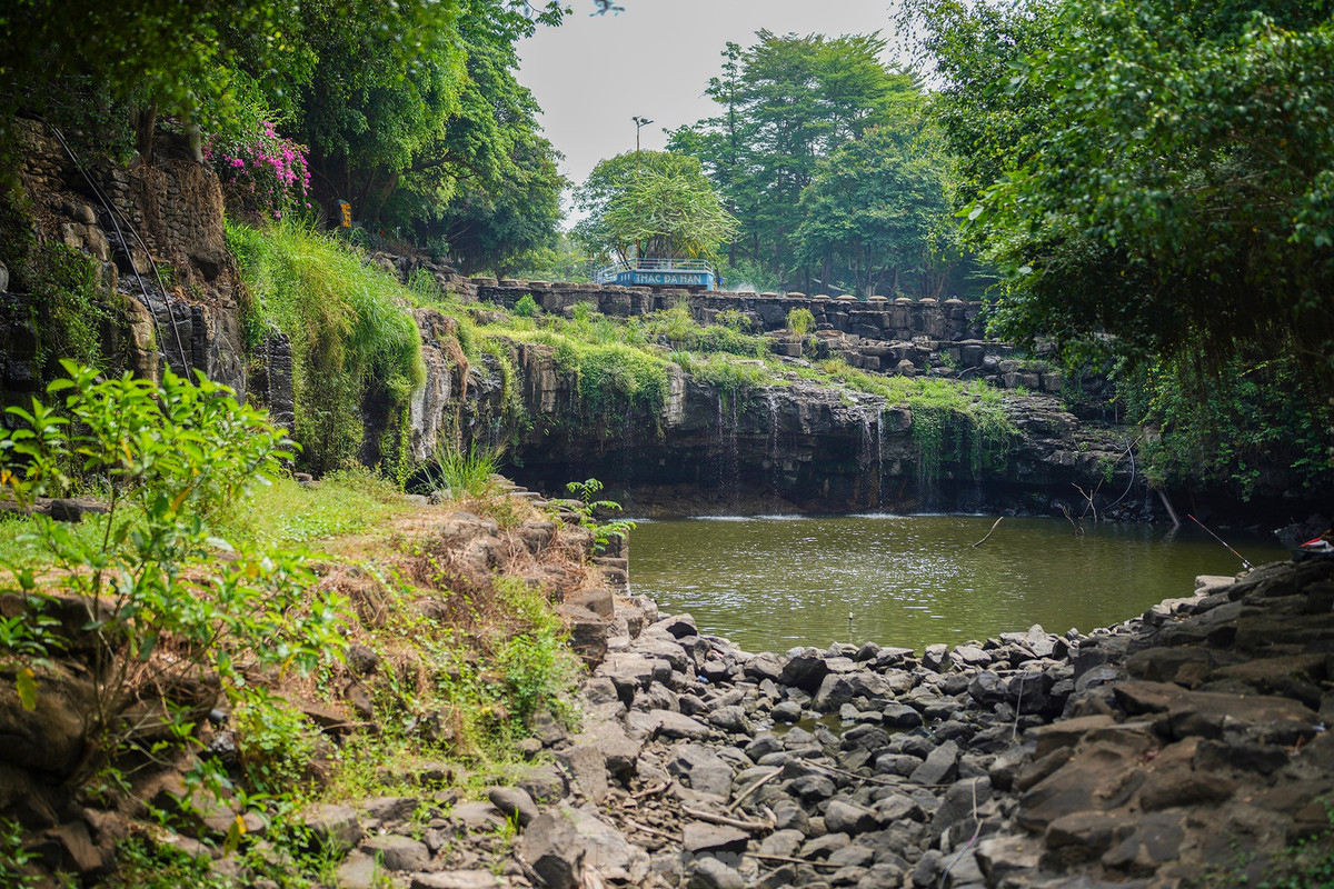 Nguồn nước tại thác Đá Hàn bắt nguồn từ rừng Nam Cát Tiên, sông La Ngà, Hồ Trị An... Tất cả dòng chảy tự nhiên này cùng nhau hòa quyện, xuôi về thác Đá Hàn và tạo nên vẻ đẹp hùng vĩ cho nơi đây. Tuy nhiên, hiện tại lượng nước tại Thác Đá Hàn không nhiều như thác Giang Điền. 