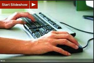 Thao tác bôi đen văn bản trong Word sẽ trở nên đơn giản vô cùng với Shift + Home cho phép bôi đen từ vị trí con trỏ văn bản đến đầu dòng, Shift + End là từ vị trí trỏ văn bản đến cuối dòng. Mở rộng hơn, Ctrl + Shift + Mũi tên lên sẽ bôi đen từ vị trí trỏ văn bản đến đầu đoạn, Ctrl + Shift + Mũi tên xuống sẽ chọn từ trỏ văn bản đến cuối đoạn.