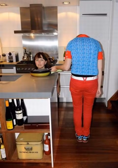 Trông thì có vẻ đơn giản, nhưng thực tế để che được chiếc đầu một cách kín kẽ cũng không phải là việc dễ làm.