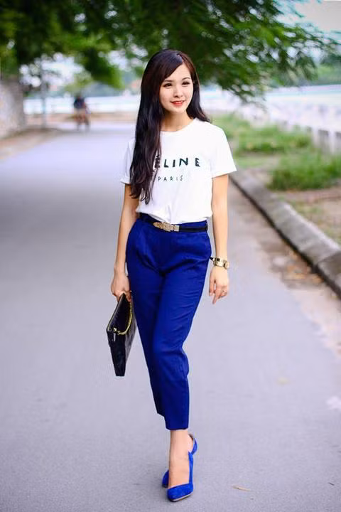 Cô gái sinh năm 1993 này từng lọt vào top 30 Imiss Thăng Long - Hoa khôi Sinh viên Hà Nội, top 22 miss Ngôi sao, top 20 nữ sinh Việt Nam do Đài TH Hà Nội tổ chức...