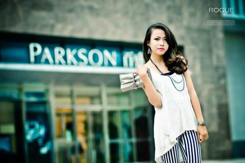 Tống Hoàng Hà My - 1993, sinh viên lớp Xã hội học K31 (HV Báo chí và Tuyên truyền), chiều cao 1m63, cân nặng 40 kg.