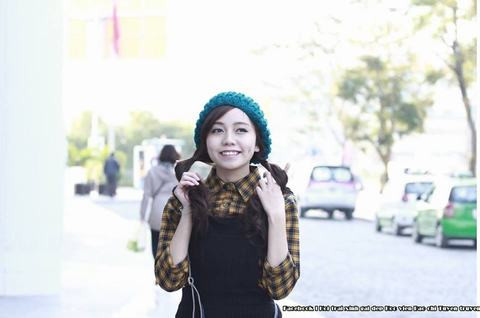 Cô gái này có thành tích vô cùng đáng nể: đoạt giải 3 kỳ thi học sinh giỏi cấp tỉnh môn Lịch sử, từng nhận được học bổng Shinnyo Nhật Bản năm 2009, là 1 trong 30 thanh niên tiêu biểu của tỉnh Hà Giang...