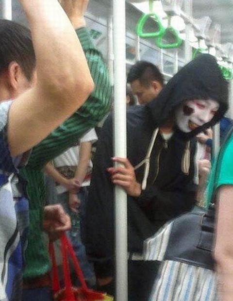 Lễ hội Halloween ngay trên xe buýt.