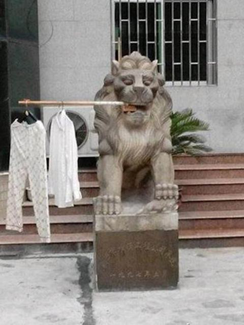 Chỗ phơi quần áo không thể tiện hơn.