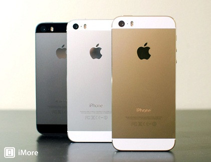 Mới đây, Bob Borchers, một trong những kỹ sư thiết kế chiếc iPhone đầu tiên, đã xin lỗi người tiêu dùng khi nói rằng đây chỉ là một thiết bị “tạm ổn”. 7 năm trước, thứ tự ưu tiên của Apple dành cho sản phẩm của mình là “điện thoại đột phá, thiết bị iPod tốt nhất, và trải nghiệm internet tuyệt vời nhất”. Tuy nhiên thứ tự thực sự phải đưa trải nghiệm web lên vị trí đầu tiên và Apple đã sửa sai với phiên bản iPhone 3G của mình, mang đến cả một thế giới internet “bỏ túi”.