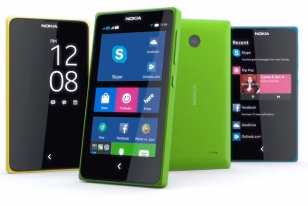 Smartphone Nokia chạy Android chính thức ra mắt đều sử dụng một phiên bản Android được chỉnh sửa rất nhiều và có giao diện gần giống với Windows Phone. Cấu hình của cả 3 chiếc smartphone này khá thấp: Nokia X có màn hình 4” độ phân giải 800 x 480, vi xử lý chip Snapdragon 8225 hai nhân xung nhịp 1GHz, RAM 512MB, bộ nhớ trong 4GB hỗ trợ thẻ nhớ microSD, camera mặt sau 3MP, pin 1500 mAh. Nokia X+ sẽ có cấu hình tương tự Nokia X, song sẽ có 768 MB RAM đi kèm thẻ microSD 4GB. XL sẽ có màn hình 5” độ phân giải 800 x 480 pixel, camera sau 5MP và camera mặt trước 2MP. Với mức giá thấp hơn cả Lumia 520, Nokia sẽ sử dụng dòng Android X làm "mồi nhử" cho Lumia và Windows Phone.