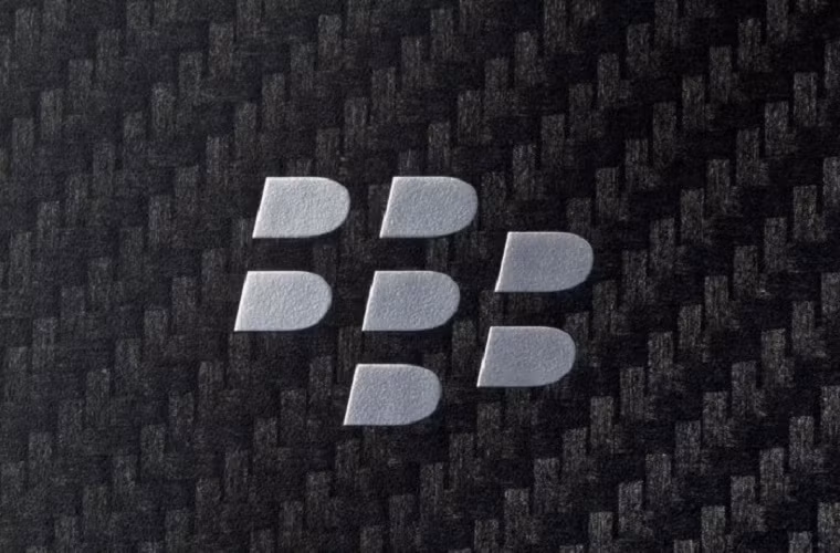 Người dùng BBM sẽ sớm được sử dụng dịch vụ này như một cổng thanh toán trên smartphone. Hiện BlackBerry được cho là đang đàm phán với các đối tác đầu tiên về vấn đề đưa các phương thức thanh toán trực tuyến lên ứng dụng tin nhắn nổi tiếng của mình. Động thái này sẽ được thực hiện trước tiên ở các thị trường mới nổi, nơi mà cái tên BlackBerry vẫn còn đang chiếm ưu thế.