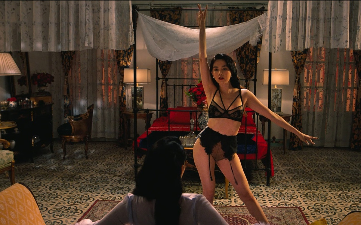 "Chị chị em em 2" bị tố lấy cảnh nude để PR ảnh 1