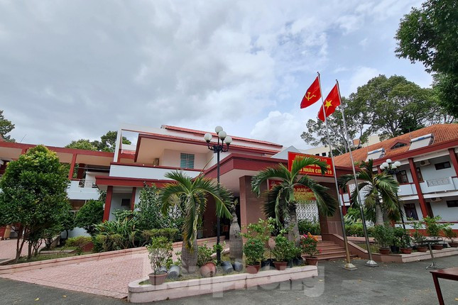 Ngay sau buổi lễ ra mắt, Trung tâm điều trị bệnh nhân COVID-19 của Bệnh viện Quân y 175 với đầy đủ nguồn nhân lực, cơ sở hạ tầng, máy móc trang thiết bị y tế, cơ số thuốc, sẵn sàng tiếp nhận, điều trị bệnh nhân COVID-19.