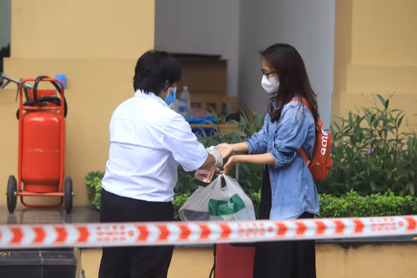 Ha Noi cong bo 17 ca Covid-19, co 13 truong hop o quan trung tam