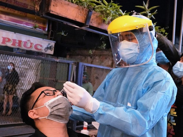 Dịch COVID-19: Bạn nên làm gì khi vô tình trở thành F0? Dich COVID-19: Ban nen lam gi khi vo tinh tro thanh F0?