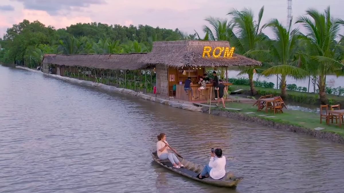 Video: Độc lạ quán cà phê Rơm nằm giữa đồng lúa ở Cần Thơ - Hình 5 Video: Doc la quan ca phe Rom nam giua dong lua o Can Tho-Hinh-5