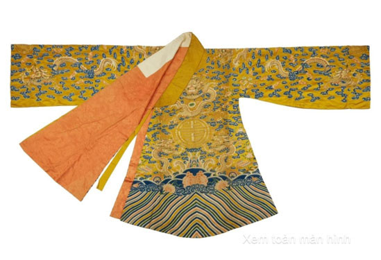 Đấu giá long bào được cho là của vua Bảo Đại Dau gia long bao duoc cho la cua vua Bao Dai