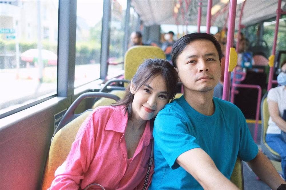 Cô còn cho rằng, chồng chính là "món quà mà thượng đế đã dành tặng cho mình", để bù đắp lại những tổn thất tinh thần trong quá khứ của cô (Ảnh: Facebook nhân vật).