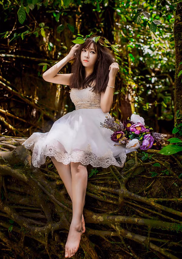 Là người Việt, không phẫu thuật thẩm mỹ nhưng Linh Hoa đã chiến thắng trong cuộc thi tìm kiếm gương mặt Ulzzang Hàn Quốc.