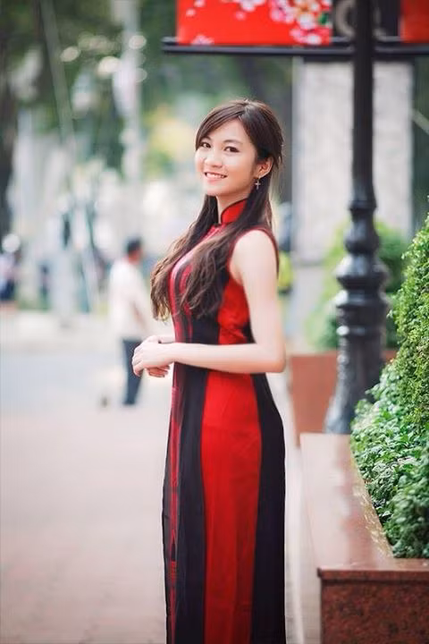 Xinh đẹp như hot girl và hay cười là những ấn tượng đặc biệt về Như Hexi. Cô nàng từng lọt vào top 20 cuộc thi Vsao I đẹp năm 2011 và nhận được giải do BGK lựa chọn tại Miss D.O.M 2013.