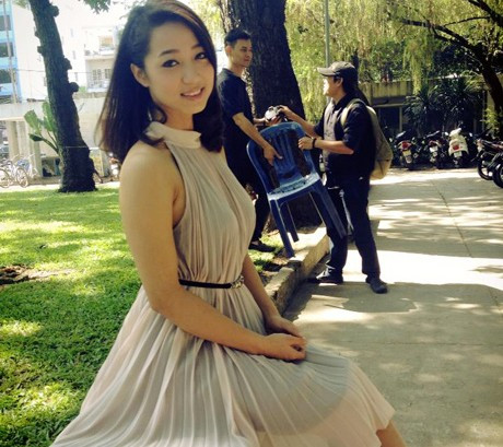 Cũng sinh năm 1990 và từng là vận động viên, Thùy Linh được mệnh danh là Hoa khôi làng Wushu Việt. Cô từng giành nhiều huy chương tại các giải trẻ toàn quốc và cả Sea Games.