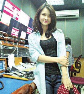 Sinh năm 1990, Trà My từng chia sẻ rằng công việc MC, BTV khiến cô trở nên nữ tính, xinh đẹp hơn, khác hẳn với vẻ mạnh mẽ của thời làm VĐV.