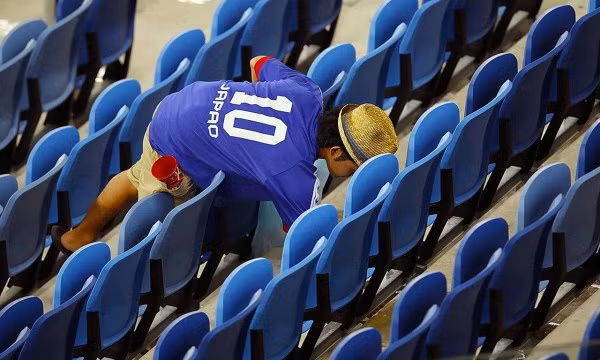 Hành động đẹp này được cả thế giới khen ngợi và trở thành tấm gương tốt cho nhiều người khác học theo.