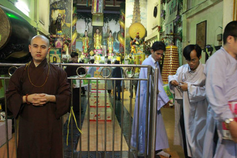 Thầy Thích Thiện Pháp có rất nhiều bức ảnh chụp tại các nhà chùa, ảnh chụp những buổi lễ.