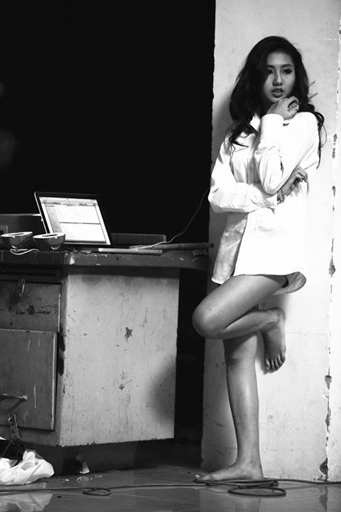 Ngoài tài năng diễn xuất, làm MC, Vy Timy còn rất thích công việc của một người mẫu ảnh. Cô nàng có không ít bức ảnh nghệ thuật ấn tượng khoe trên trang cá nhân của mình.