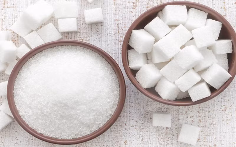 Hạn chế tiêu thụ đường: Đồ uống có đường, hoặc tạp chất ngọt, nước ép chứa đường có thể gây ra béo phì, gây hại cho sức khỏe.