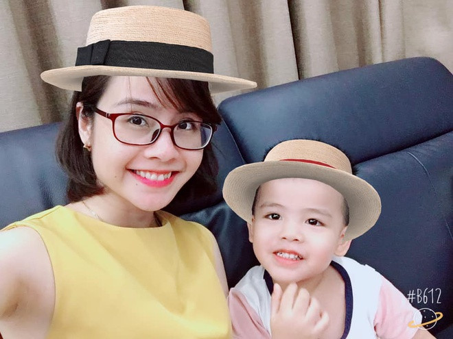 Tháng 10/2014, cô kết hôn với bạn trai Sơn Tùng sau nhiều năm gắn bó. Hiện tại, Hương Mai có cuộc sống viên mãn bên chồng và con trai đầu lòng. Cô từ bỏ con đường phim ảnh. Thay vào đó, bé Luyến Của để dành làm việc tại một trung tâm nghệ thuật, với công việc dạy đàn piano.