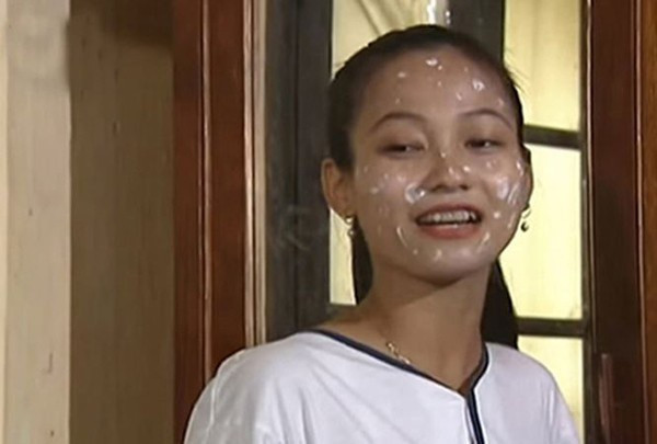 Cùng với Lan, Thư - con gái út đanh đá của bà Vi do diễn viên Thu Hường thể hiện - là một nhân vật nổi bật của Của để dành. Trong thời gian tham gia bộ phim của đạo diễn Đỗ Thanh Hải, Thu Hường là sinh viên năm cuối của Đại học Sân khấu Điện ảnh. Đa số đều cho rằng Thư là vai diễn để đời của nữ diễn viên, giúp tên tuổi của cô đến gần hơn với khán giả. Sau hơn 20 năm, nhắc về Thu Hường, số đông người xem vẫn nhớ tới một "Thư" nhí nhảnh, không chịu thua ai.