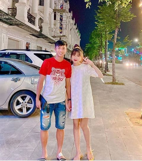 Bình thường, Phan Văn Đức rất bận rộn tập luyện và thi đấu. Nhưng khoảng thời gian qua, do ảnh hưởng của dịch nên nam cầu thủ được ở nhà nhiều hơn.