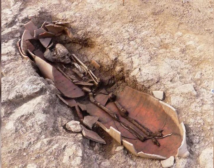 Phat hien nghia dia co, thi the duoc chon trong binh lon