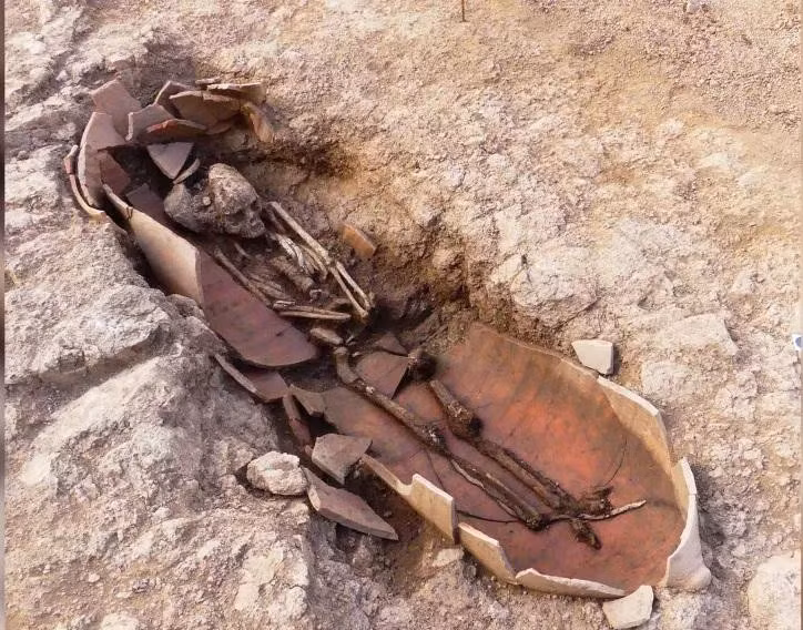 Phat hien nghia dia co, thi the duoc chon trong binh lon