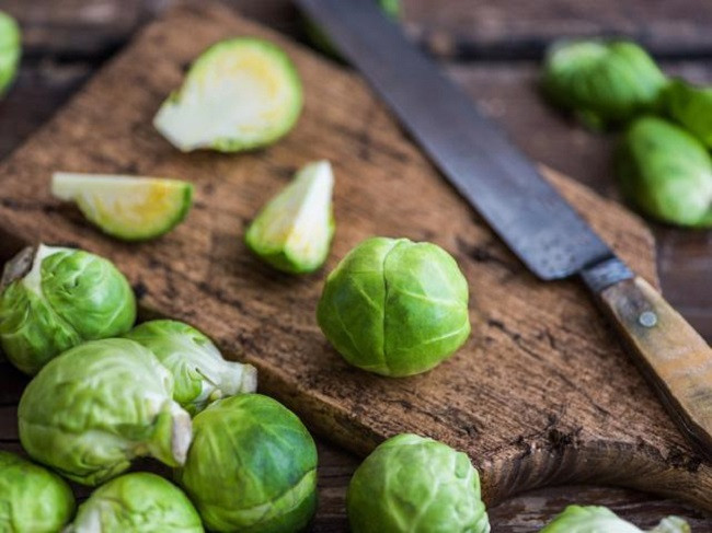 Bap cai be bang qua man, ban tai sieu thi Viet voi gia 400.000 dong/kg-Hinh-3