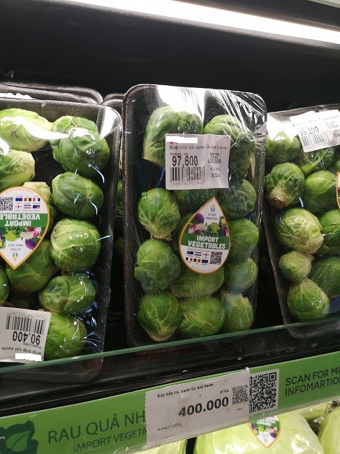 Bap cai be bang qua man, ban tai sieu thi Viet voi gia 400.000 dong/kg-Hinh-2