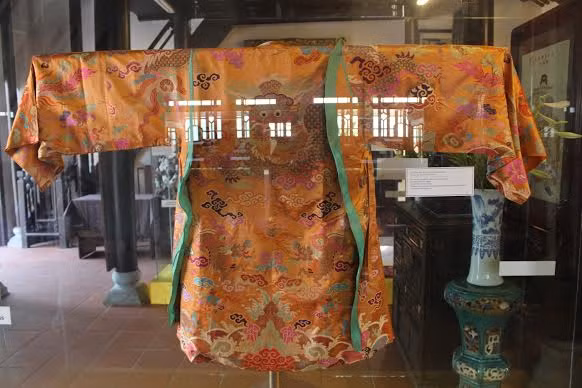 Mặt sau Tứ linh bào của quan nhất phẩm.