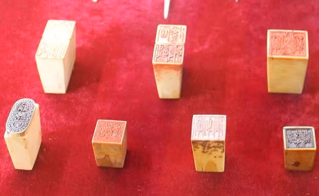 Con dấu quan lại.