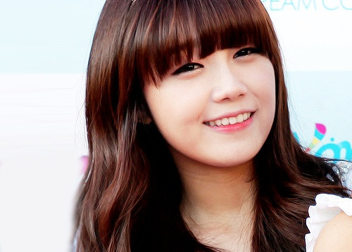 Mắt nhỏ: Những người sở hữu đôi mắt nhỏ dễ đem lại cảm giác thiếu sức sống cho người khác. Tuy nhiên họ lại thường là những người tỉ mỉ, chung thủy trong tình yêu, đầy lòng nhân ái yêu thương con người.